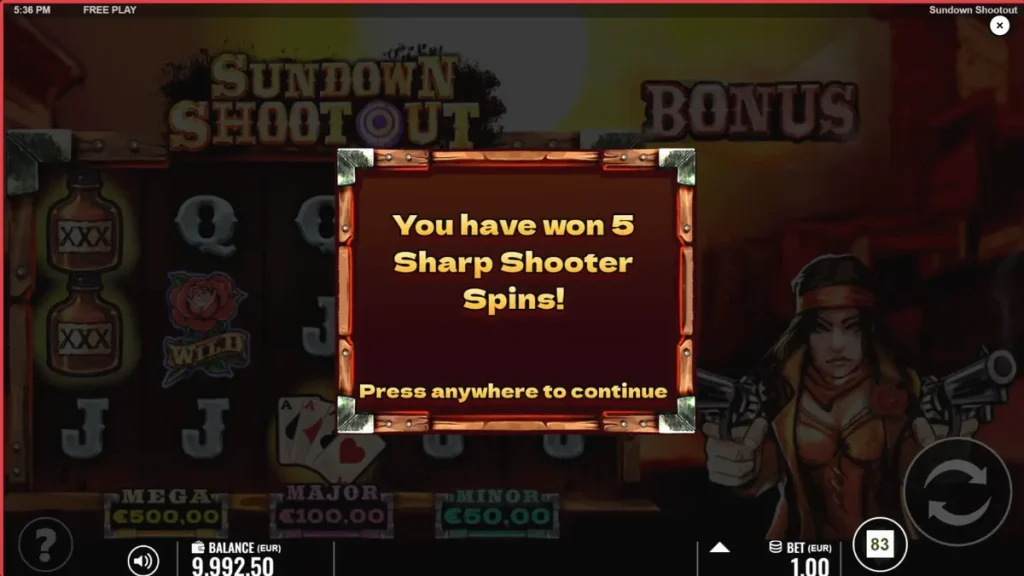 Pemandangan atmosferik Wild West dengan simbol revolver dan target dalam slot Sundown Shootout